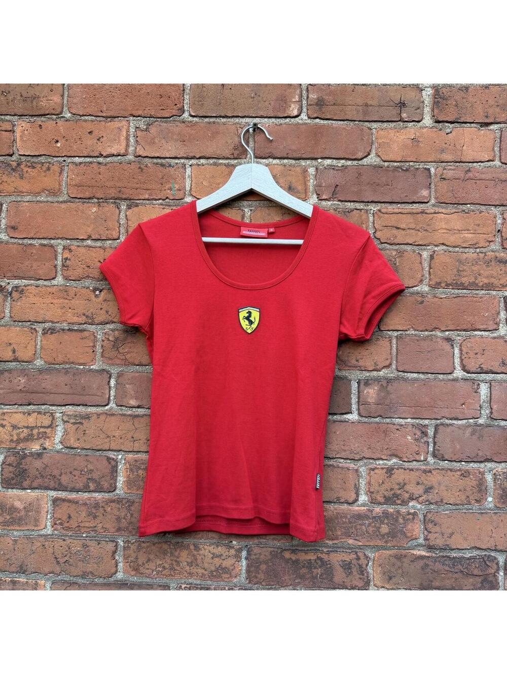 Vintage Ferrari women’s t shirt 00s M